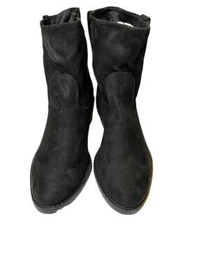 NWOB Dolcetta Black Faux Suede Jane Pull-On Ankle Booties Women's Size 6.5
